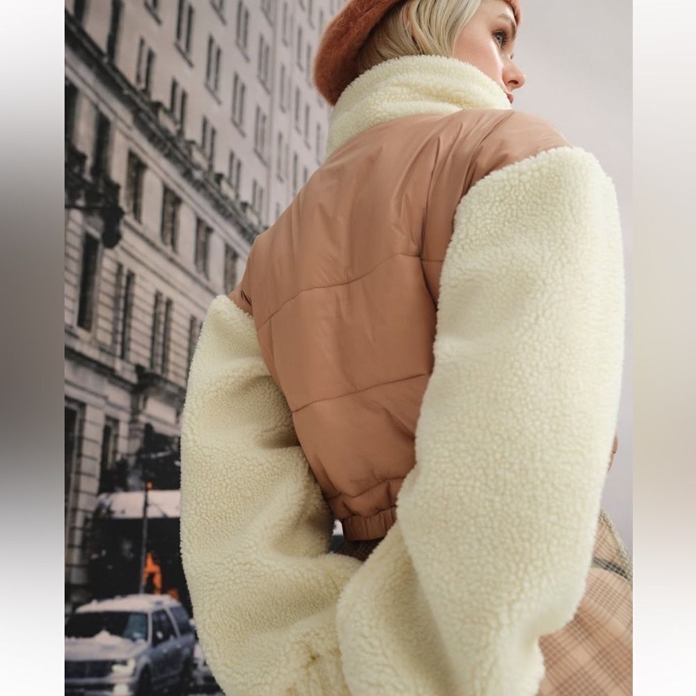 For Love and Lemons Cropped Quilted Nico Puffer Jacket Womens Brown Beige Sz S - Picture 3 of 16